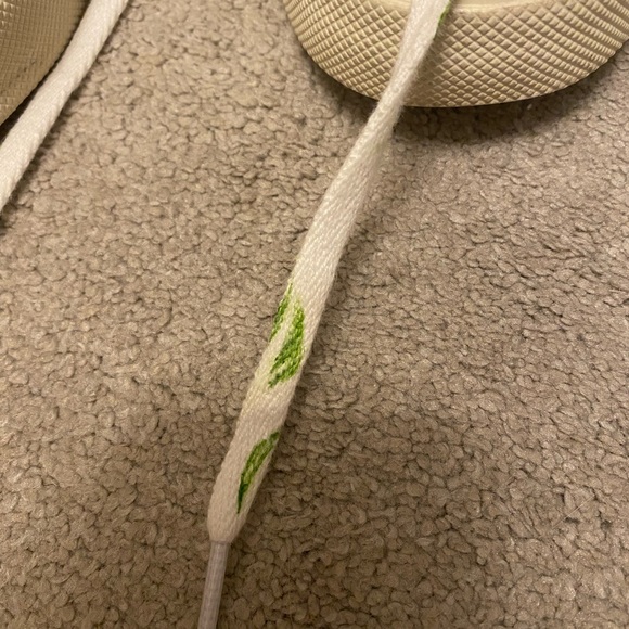 Veja Campo Sneaker - Picture 6 of 10